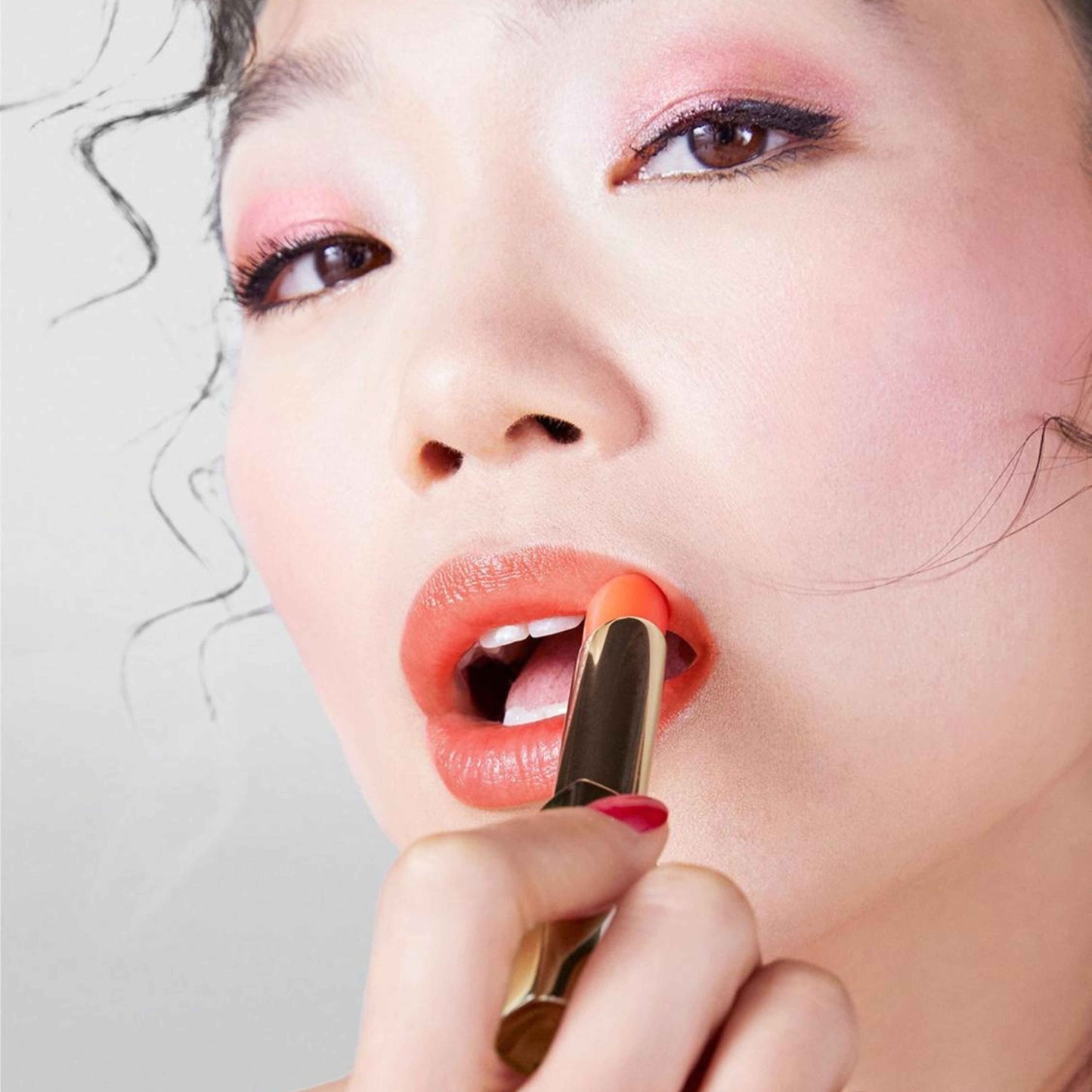 DOLCE & GABBANA SHEERLIPS LIP CARE JOYFUL SUNFLOWER 4 - Bloom Shine