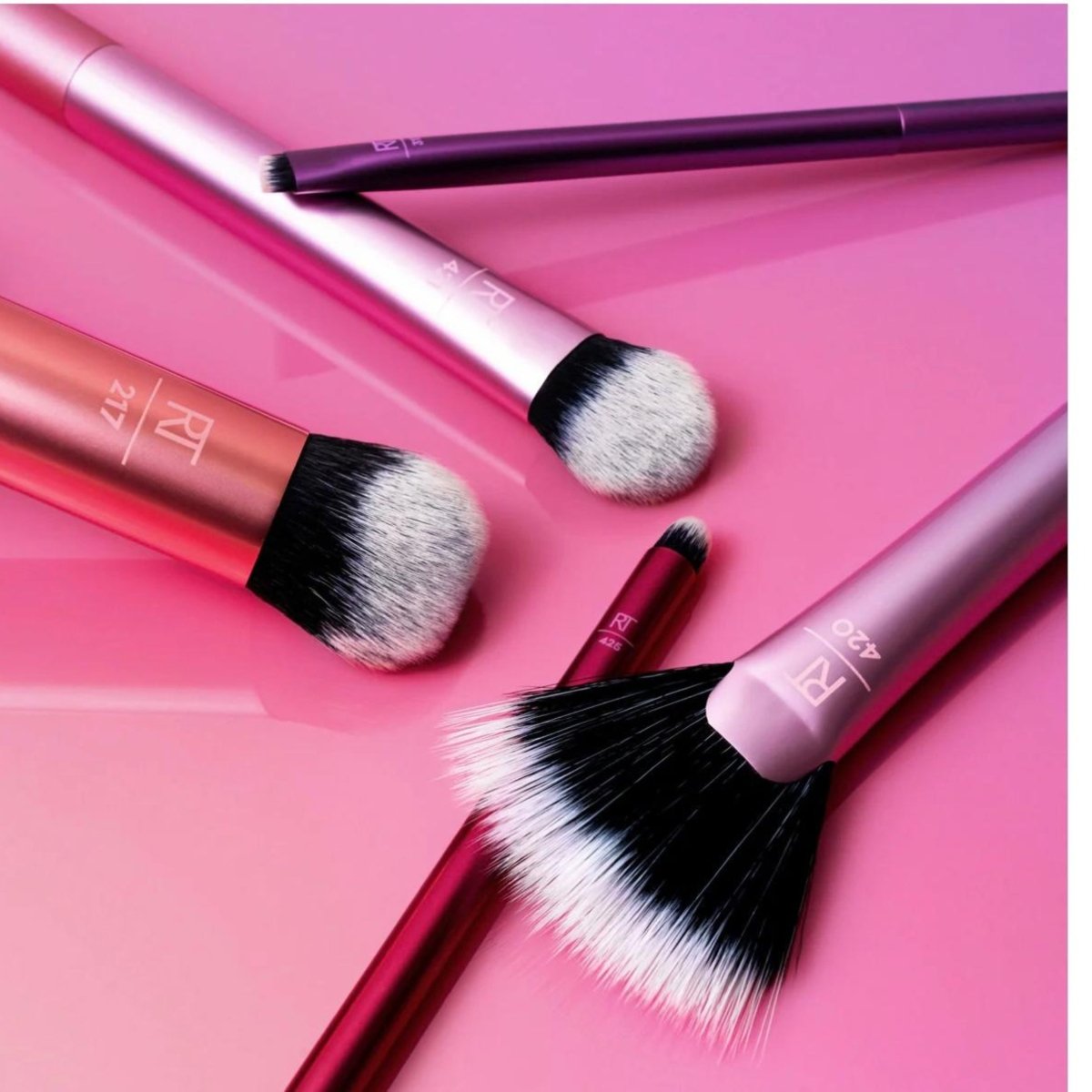 Artist Essentials Makeup Brush Set - Bloom Shine