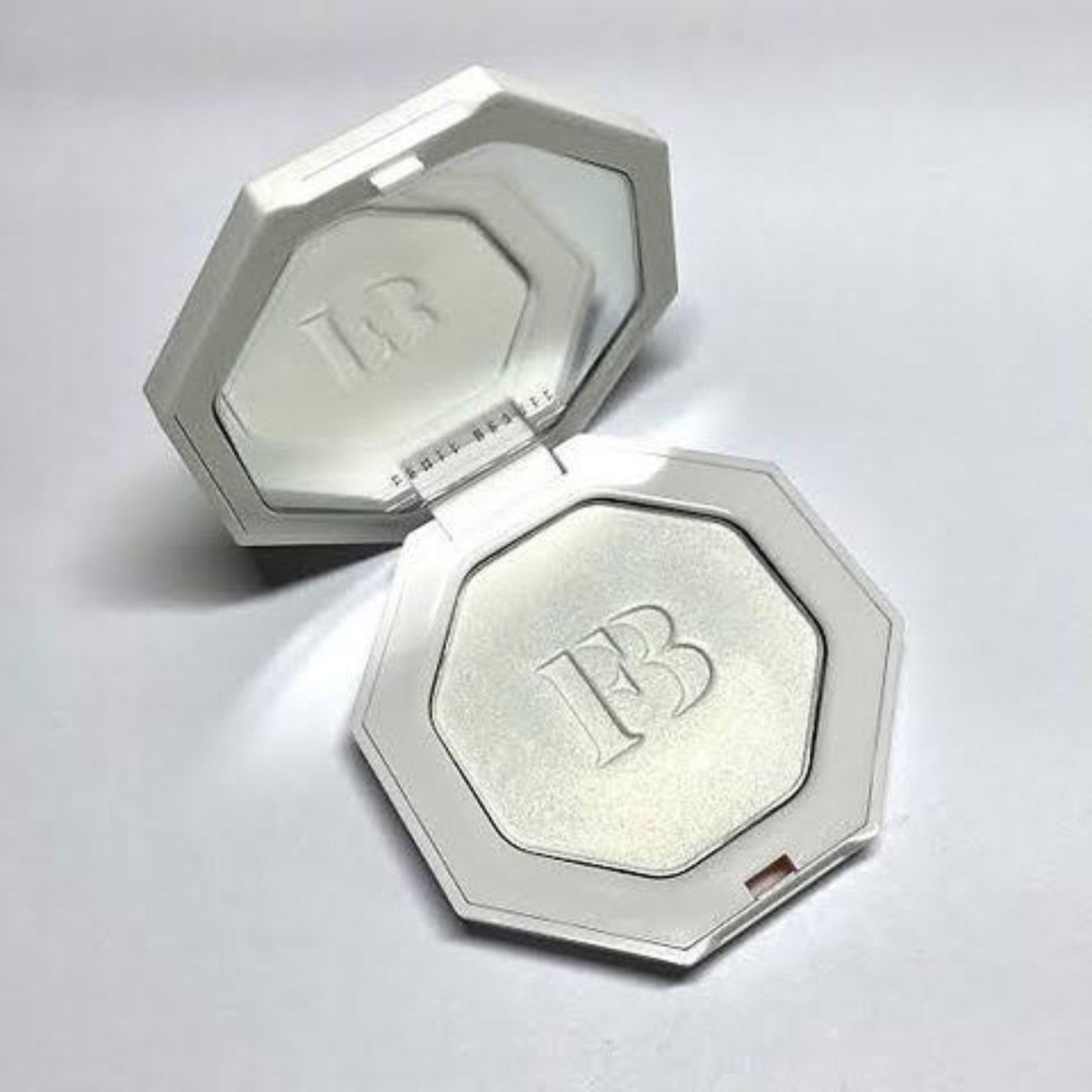 FENTY BEAUTY - KILLAWATT FREESTYLE HIGHLIGHTER (METAL MOON) - Bloom Shine
